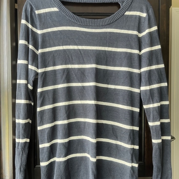 NWT Chaser L/S Wrap Back Linen Sweater, Twilight Stripe, Medium - Picture 7 of 7